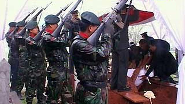 Bu Nas Dimakamkan Di Samping Pak Nas News Liputan6 Com