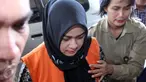 Istri dari Gubernur Sumatera Utara (Sumut) Evy Susanti saat tiba di Gedung Komisi Pemberantasan Korupsi (KPK), Jakarta, Rabu (5/8/2105). Evy menjalani pemeriksaan perdana sebagai saksi dalam kasus suap hakim PTUN Medan. (Liputan6.com/Helmi Afandi)