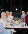 Geng Mamayu yang merupakan perkumpulan para artis muda yang beranggotakan, di antaranya Lesti Kejora, Aurel Hermansyah, Dinda Hauw, Kesha Ratuliu, Syifa Hadju, Melody, dan Margin Wieheerm kembali berkumpul. Sayangnya kali ini hanya ada Dinda Hauw, Kesha Ratuliu, Melody, dan Margin Wieheerm, dan terlihat anggota baru Selebgram Ira Nandha saat arisan terbaru. [@dindahw]