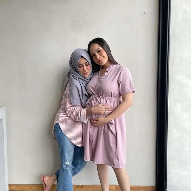 9 Artis Ini Dekat dengan Ibu Mertua, Ada Nagita Slavina dan Lesty Kejora
