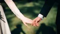 Ilustrasi pernikahan beda agama. (Sumber foto: Pexels.com).