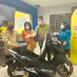 PT. Terang Dunia Internusa (United Bike) resmi menjalin kerja sama dengan PT. Laksana Tekhnik Makmur dalam hal penyediaan body PVN nylon untuk kendaraan motor listrik jenis United E-Motor T1800. (Foto. Dok. United Bike)