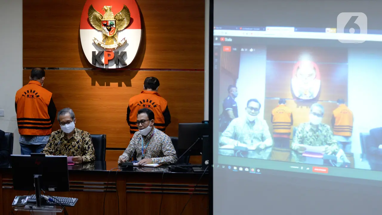 KPK Tunjukkan Tersangka Kasus Suap Saat Konferensi Pers