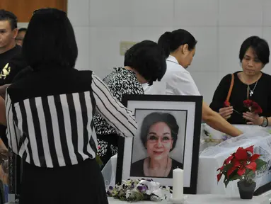 Istri mantan mendiang Gubernur DKI Jakarta Henk Ngantung, Hetty Evelyn Ngantung Mamesah tutup usia, (3/9/14). (Liputan6.com/Johan Tallo)