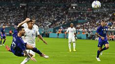 Lionel Messi tampil impresif saat Argentan mengalahkan Honduras 3-0 dalam laga international friendly di Amerika Serikat, Sabtu, 24 September 2022. Ketiga gol Argentina tersebut tercipta berkat andil sang kapten Lionel Messi. Pemain PSG tersebut juga mencetak dua gol. (AFP/Chandan Khanna)