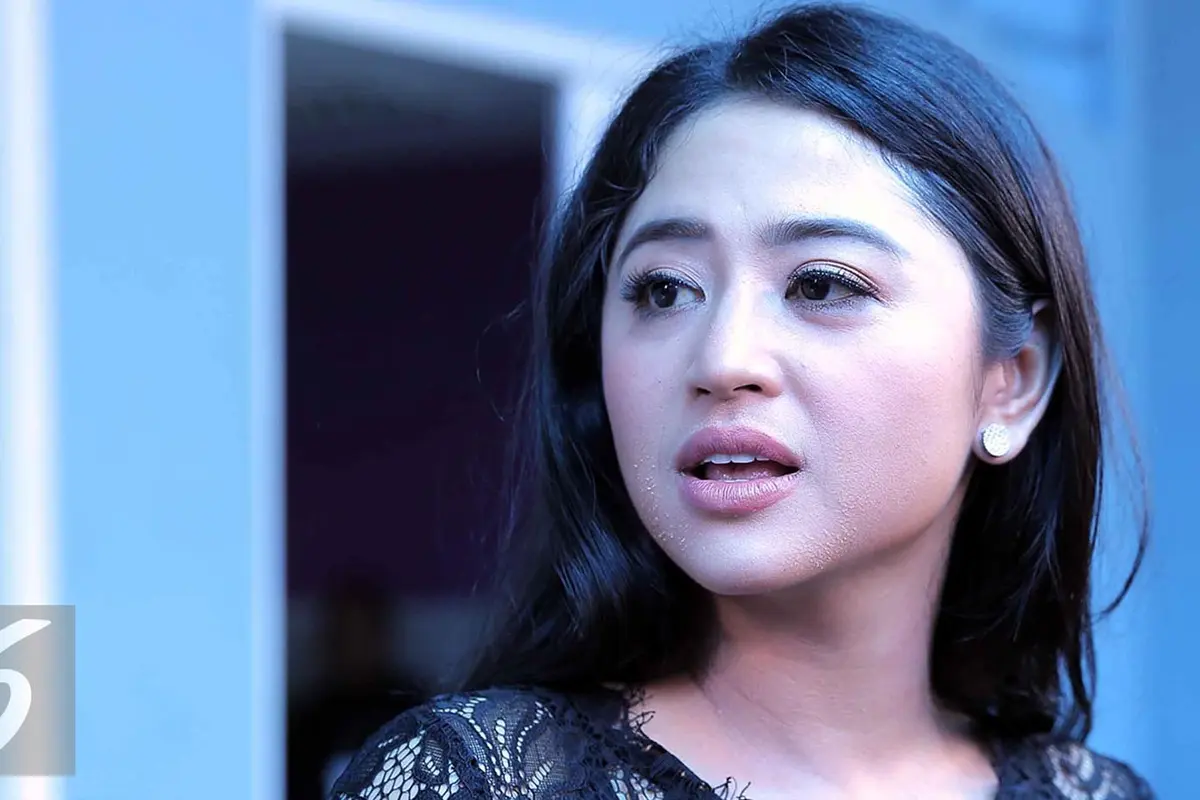Dewi Perssik
