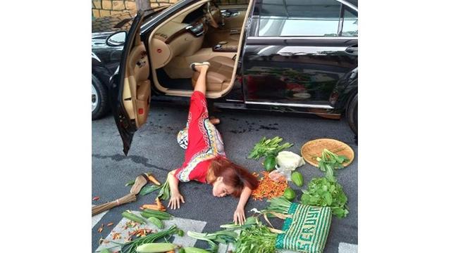 Gemar Koleksi Mobil Mewah, Ini 7 Potret Inul Bareng Kendaraannya