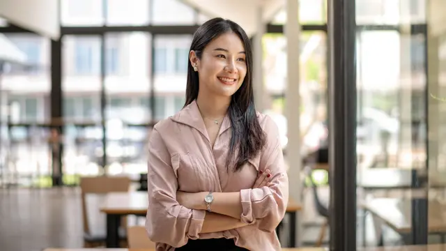 wanita januari introvert