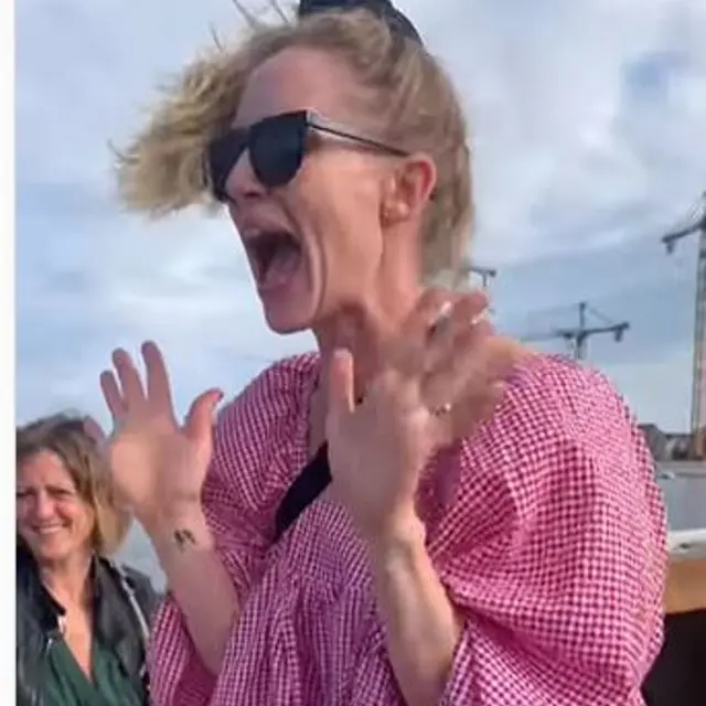 Beredar Video Ratusan Wanita Menari untuk Dukung PM Finlandia Sanna Marin