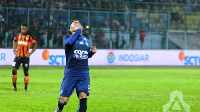 Striker Arema Cronus Cristian Gonzales