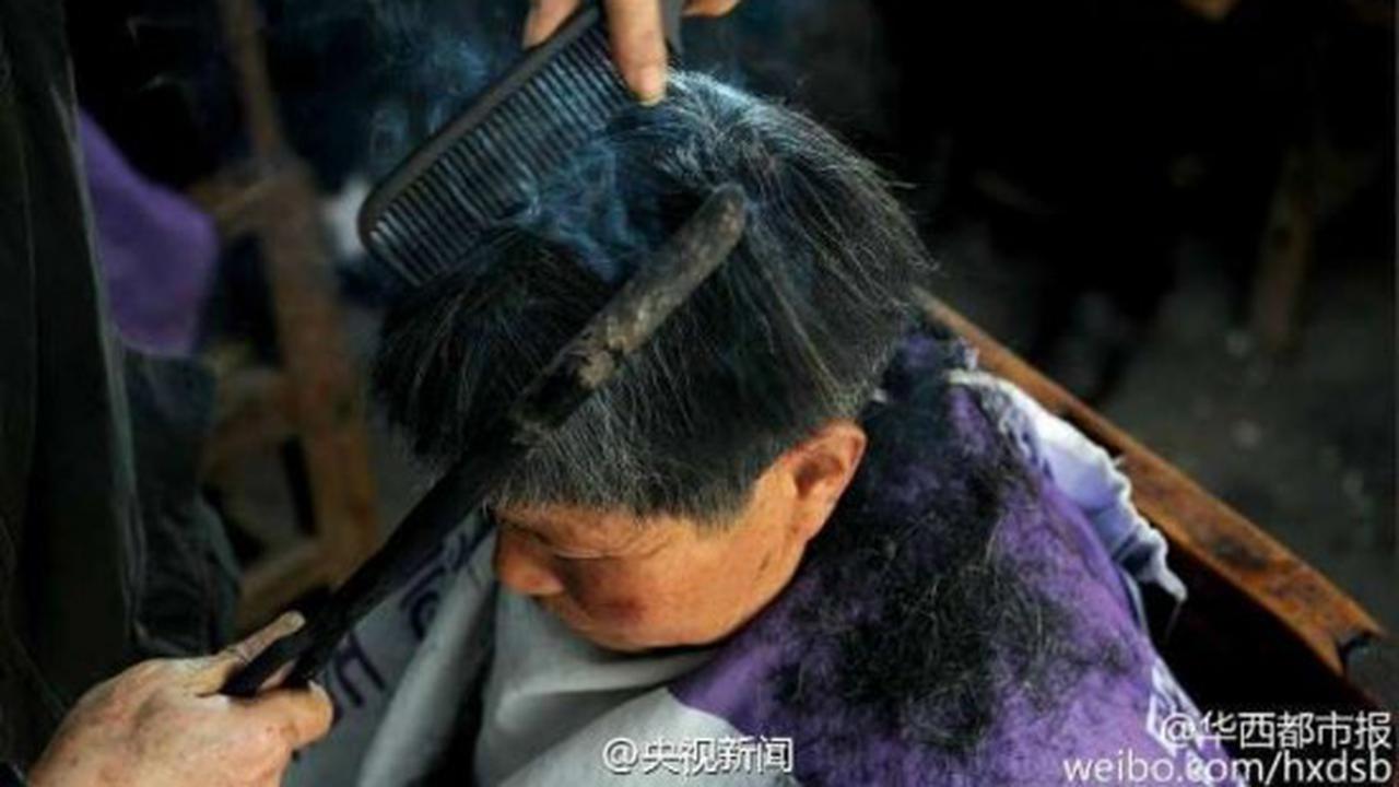 Berani Potong Rambut Gunakan Penjepit Logam Panas?