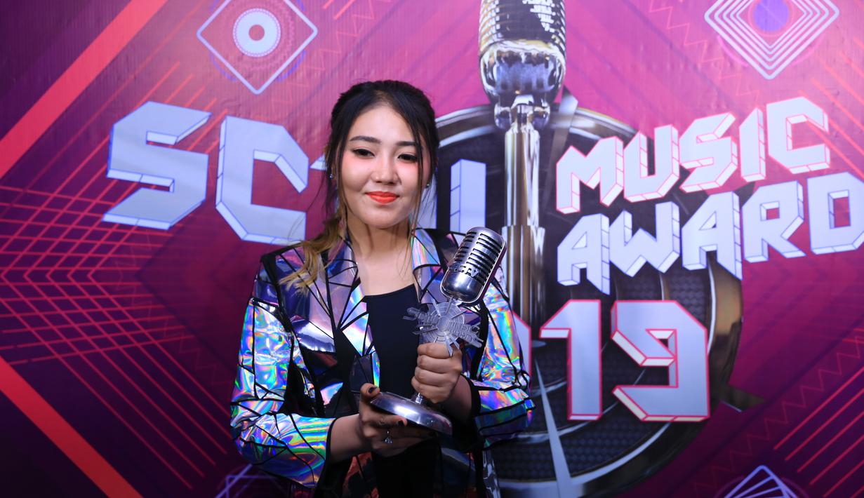Via Vallen Raih Penghargaan SCTV Music Awards 2019 - News ...