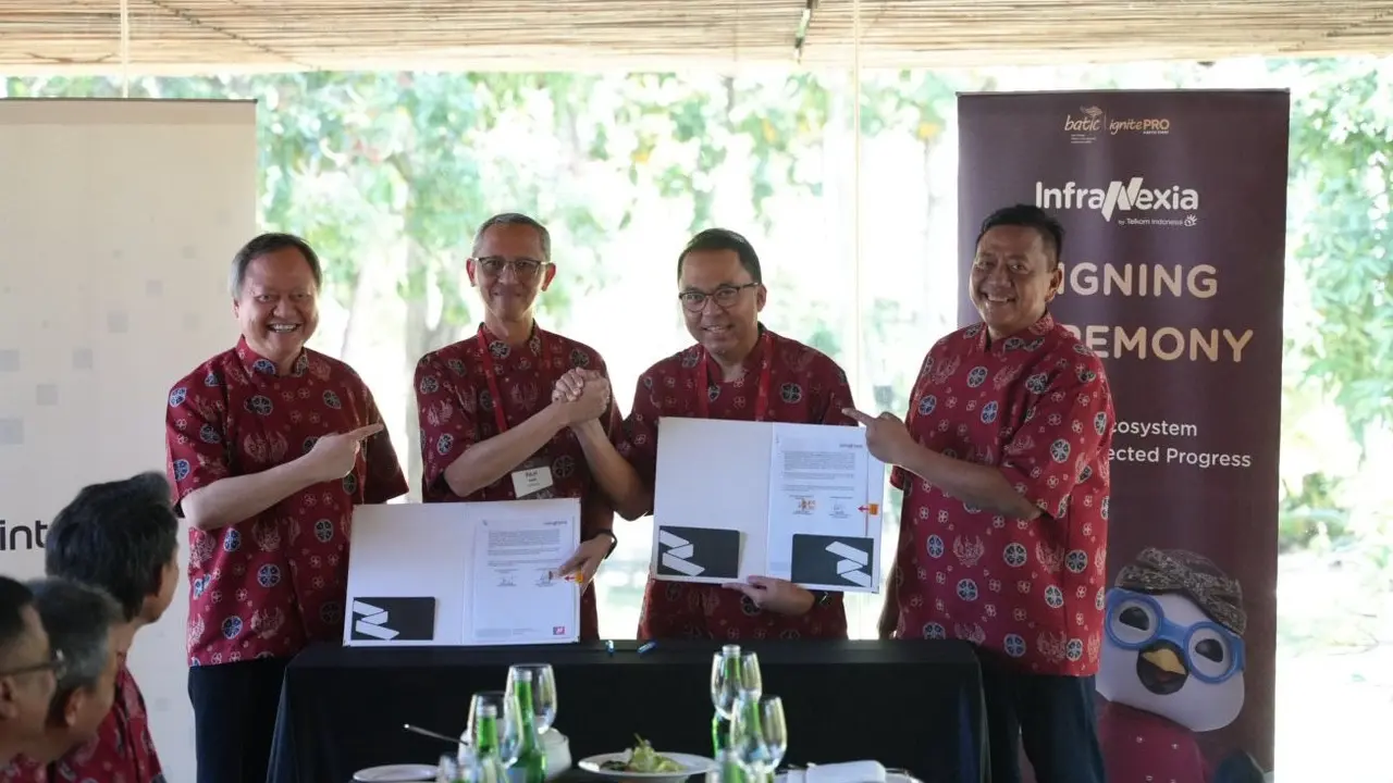 Prosesi penandatanganan Berita Acara Kesepakatan (BAK) antara InfraNexia dan Lintasarta.