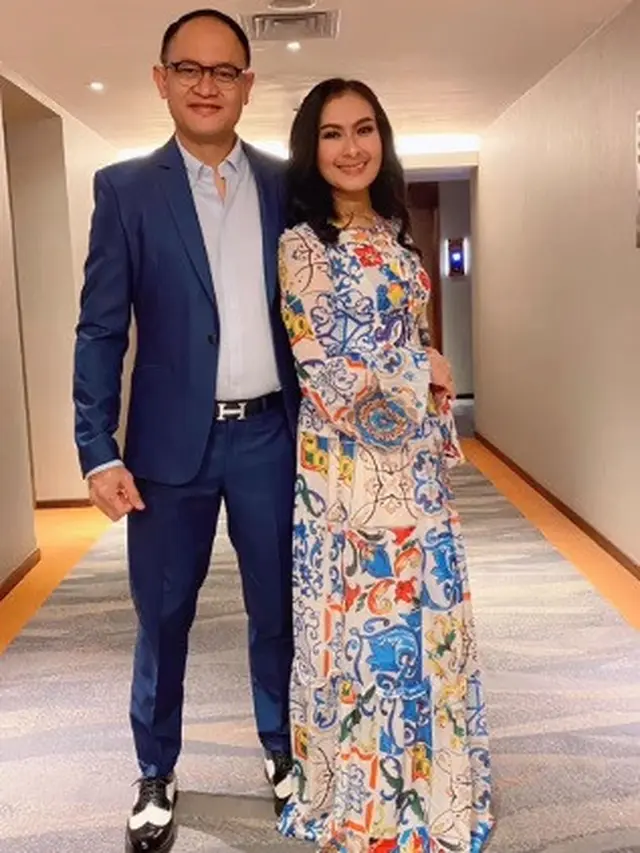 Iis Dahlia dan suaminya Satrio Dewandono