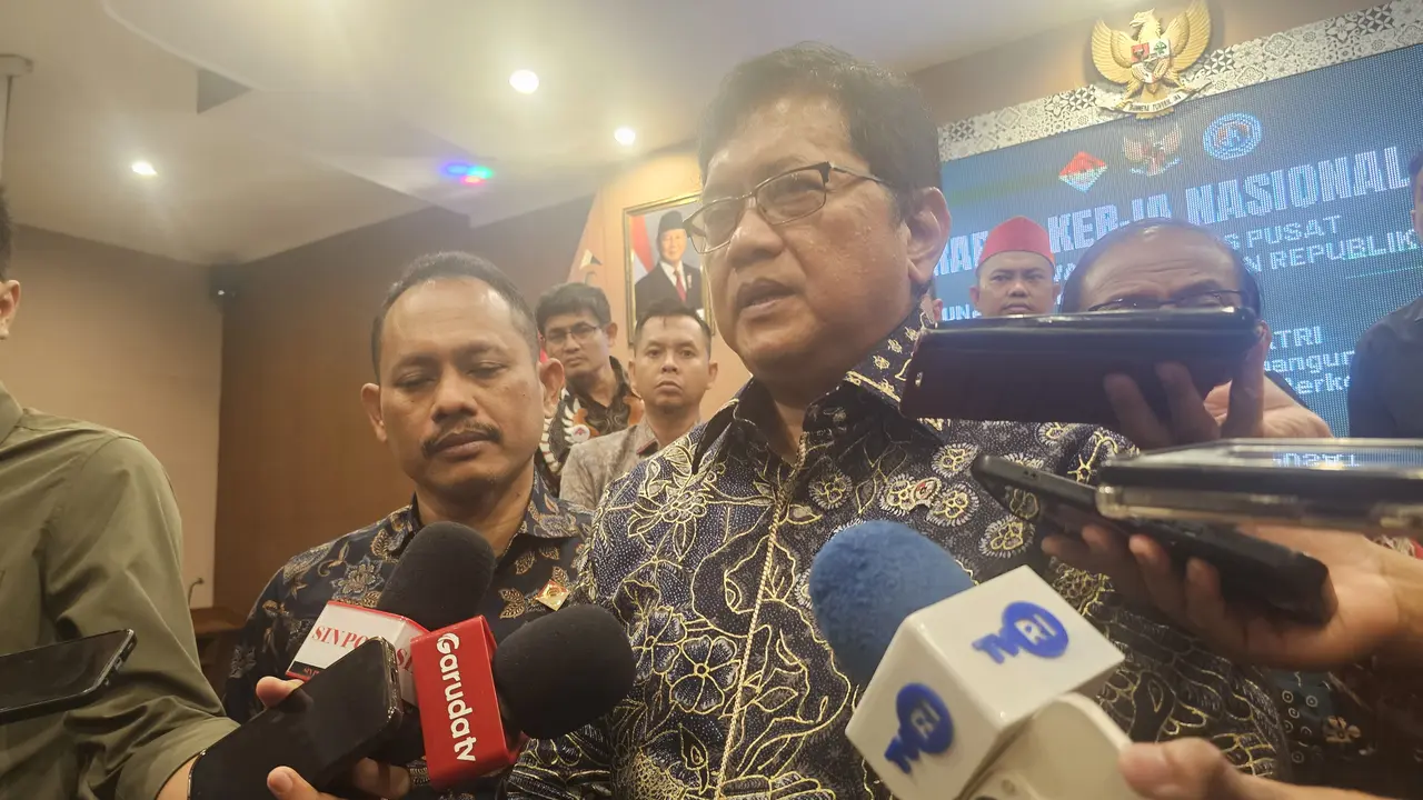Wakil Menteri Transmigrasi, Viva Yoga Mauladi usai mengikuti Rakernas ke V PATRI di Sleman, Jogjakarta. (Liputan6.com/Dicky Agung Prihanto)