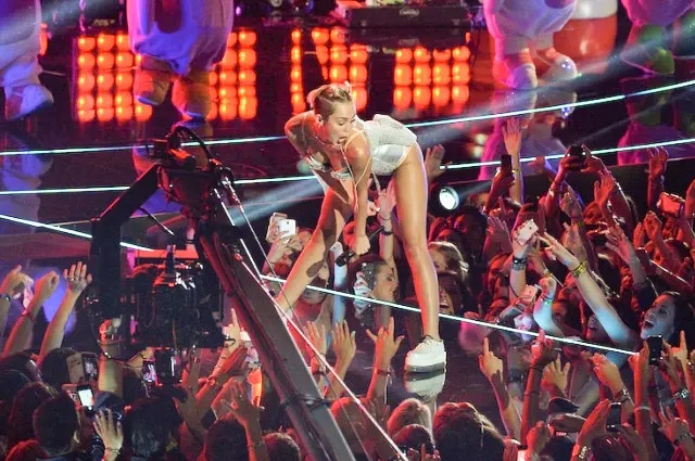 Miley Cyrus twerking during MTV VMA 2013