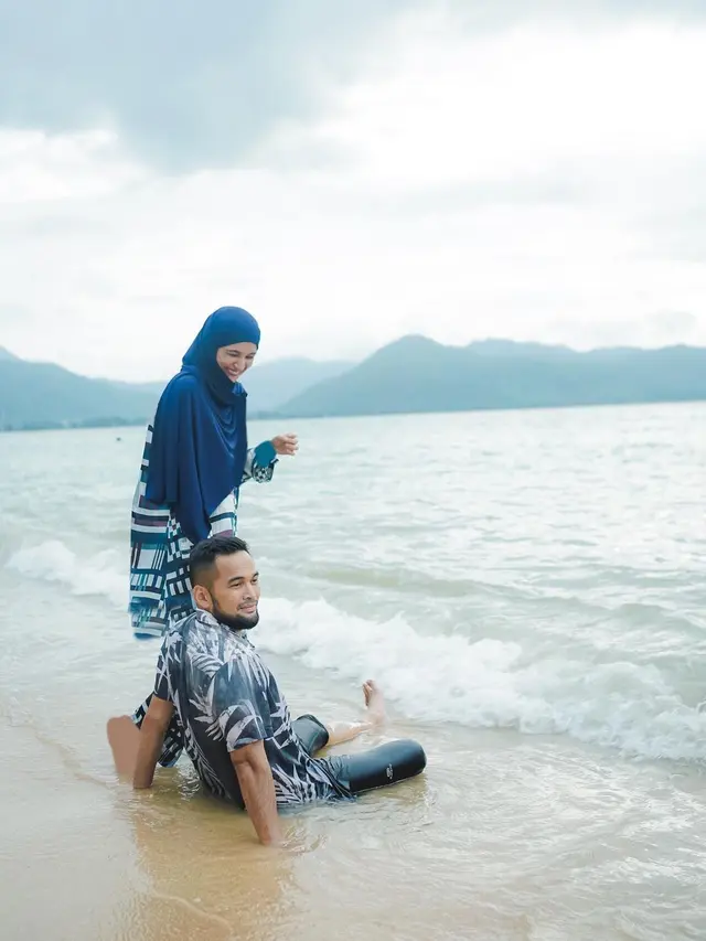 6 Potret Liburan Teuku Wisnu dan Shireen Sungkar di Lombok, Sempat Panik Ada Gempa