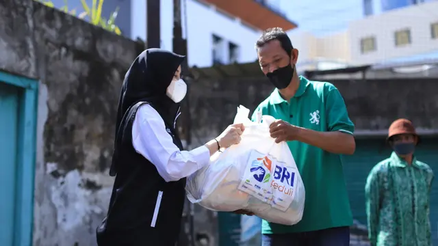 Berbagi Bahagia di Bulan Ramadan, BRI Group Bagikan 80.000 Paket Sembako