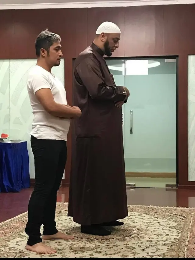 Irfan Hakim dan Syekh Ali Jaber. (Foto: Instagram @irfanhakim75)