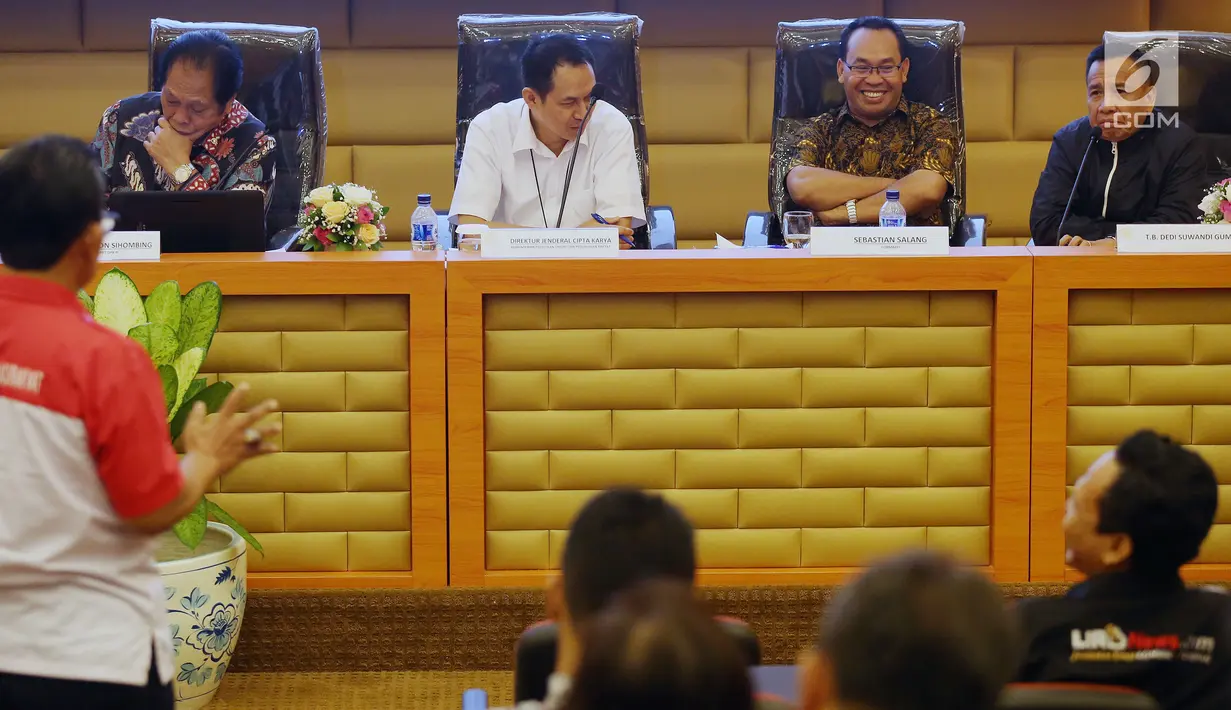 Suasana Seminar Nasional bertajuk Rencana Pengembangan Kawasan Parlemen, Pembangunan Alun-alun Demokrasi dan Gedung DPR RI yang digelar di Gedung Nusantara DPR, Jakarta (20/9). Perbaikan tersebut karena bangunannya sudah miring. (Liputan6.com/JohanTallo)