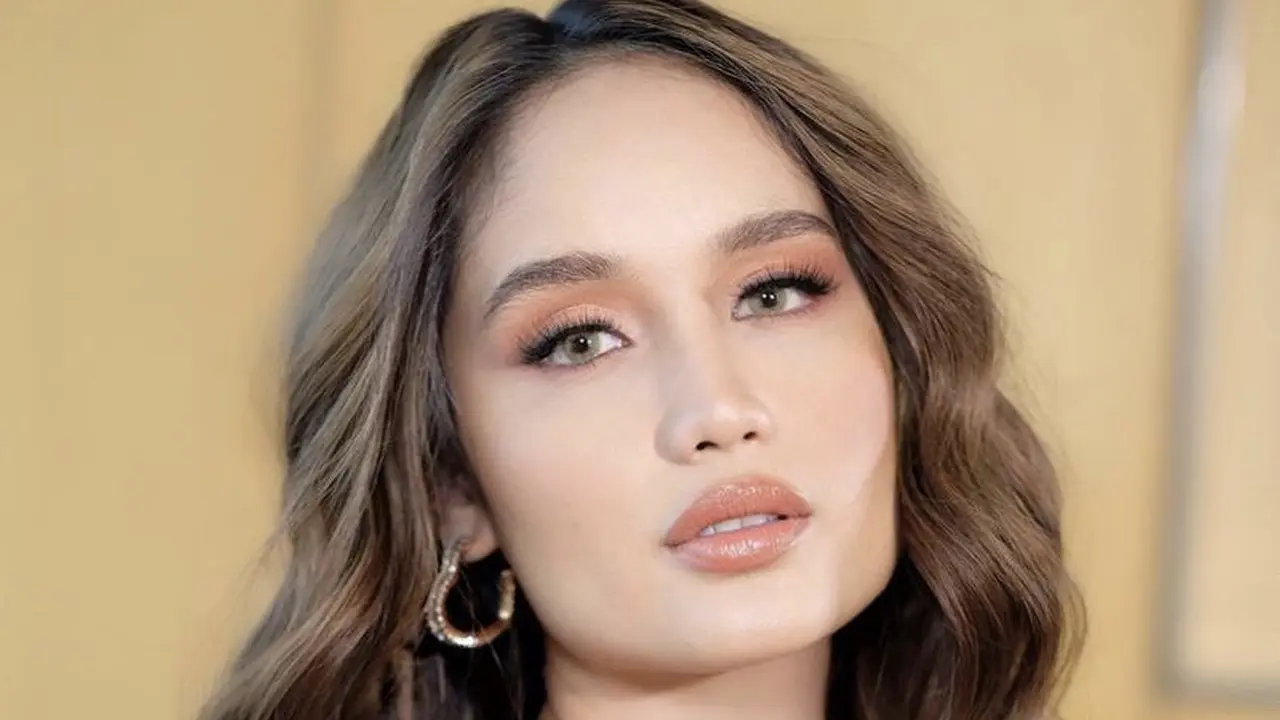 Perawatan wajah glowing Cinta Laura