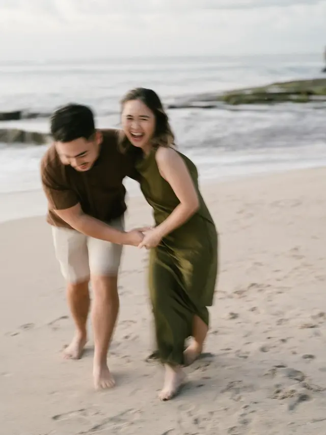7 Maternity Shoot Gritte Agatha dan Suami di Pantai, Tampil Menawan dengan Baby Bump
