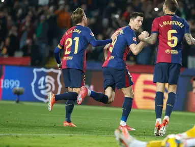 Barcelona susah payah menaklukkan Rayo Vallecano dengan skor tipis 1-0 pada laga pekan ke-24 LaLiga 2024/2025 di Estadi Olimpic Lluis Companys, Selasa dini hari WIB (18/2/2025). (AP Photo/Joan Monfort)