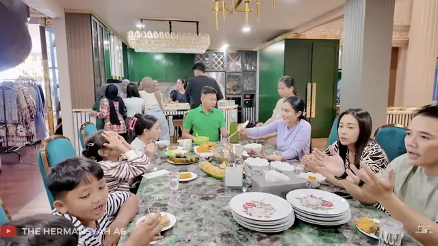 Potret Dapur dan Meja Makan Rumah Anang Ashanty di Cineree