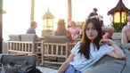 Rina Diana, pemeran Safira di sinetron SCTV Dilema Cinta memang menjadi seleb yang gayanya selalu menarik untuk diikuti. Seperti saat ia menikmati liburan di pantai. Gaya OOTD nya yang santai dengan kaus putih ini terlihat simpel namun tetap menawan. (Liputan6.com/IG/@rinadiana_8)