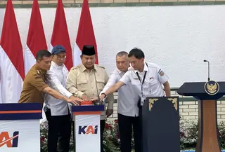 Presiden Prabowo Subianto meresmikan hasil renovasi tahap pertama bangunan cagar budaya Stasiun Semarang Tawang, Jawa Tengah (30/7/2026).  (Lizsa Egeham/Liputan6.com)