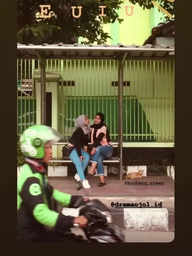 8 Momen Ngakak Ojek Online Jadi Photobomb
