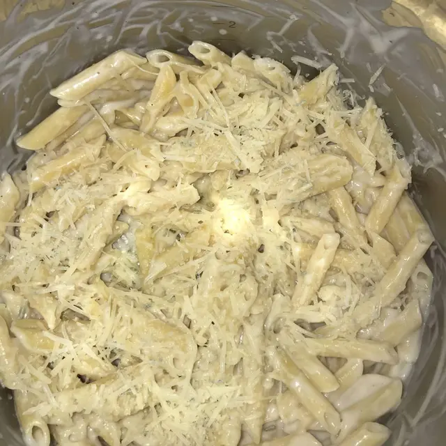 6 Potret Nyeleneh Sajian Pasta Resto Ini Bikin Elus Dada, Jadi Enggak Nafsu