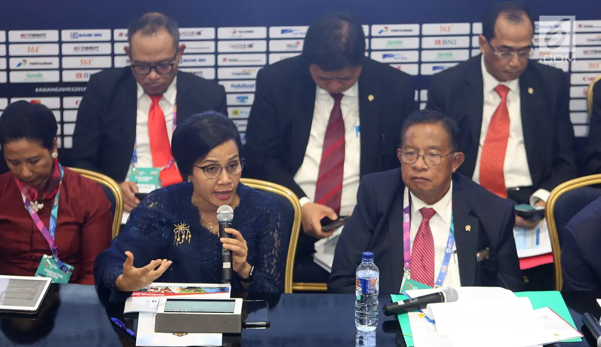 Menteri Keuangan Sri Mulyani bersama sejumlah menteri memberi keterangan pers RAPBN 2019 di Media Center Asian Games, JCC Jakarta, Kamis (16/8). Sumber Daya Manusia (SDM) merupakan perhatian utama pada 2019. (Liputan6.com/Fery Pradolo)