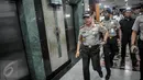 Kapolri Jendral Tito Karnavian saat tiba di kantor Kementerian Perhubungan, Jakarta, Selasa (11/10). Polda Metro Jaya menggelar operasi tangkap tangan (OTT) di Kantor Kemenhub terkait praktek pungli perizinan kapal. (Liputan6.com/Faizal Fanani)