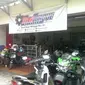 MaxTorque Motoshop, bengkel spesialis motor 250 cc ke atas berlokasi di Jalan Pasar Minggu, 150 meter dari stasiun ke arah Pancoran (Rio Apinino/Liputan6). 