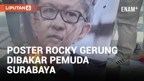 VIDEO: Pemuda Surabaya Bersatu Bakar Poster Rocky Gerung