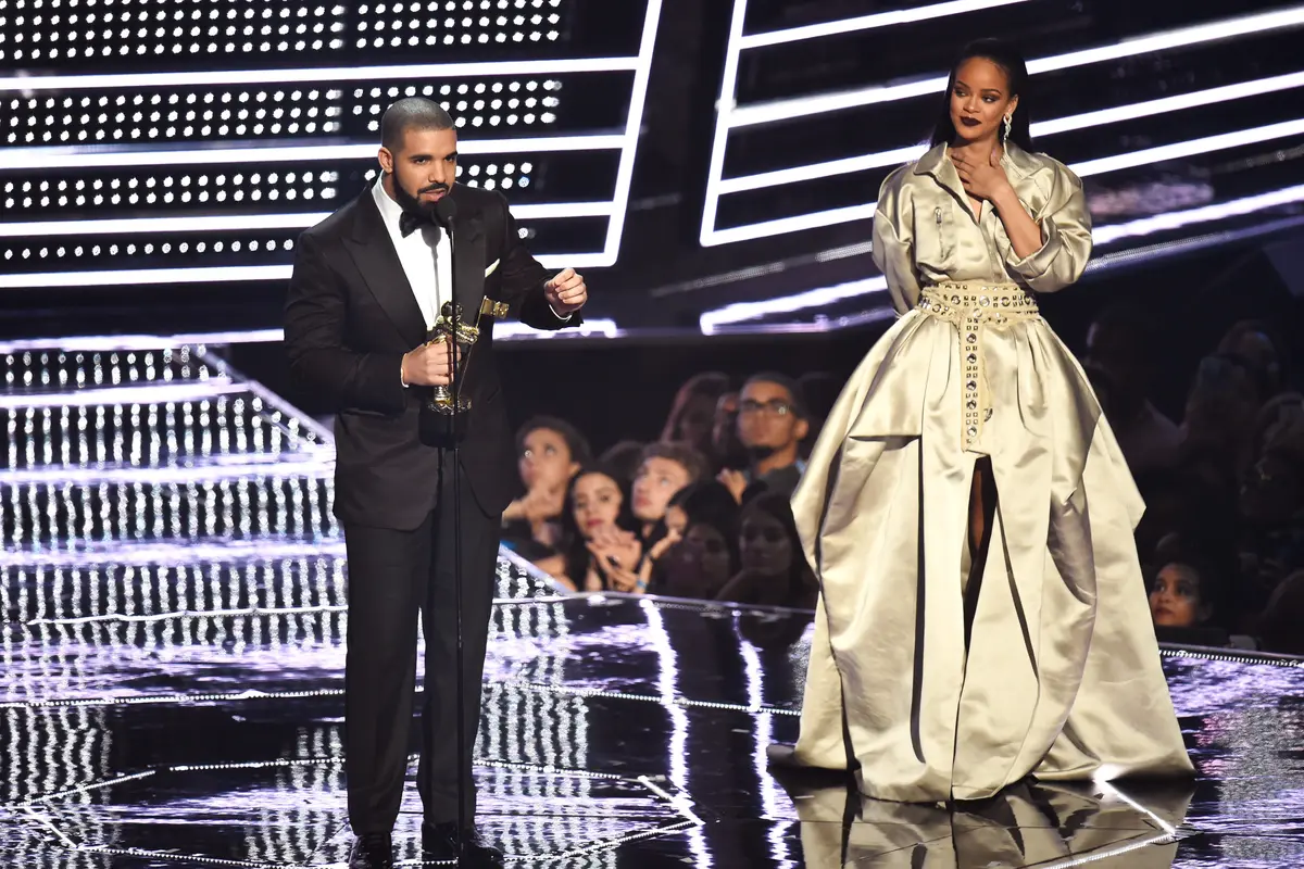 Kisah Cinta Drake dan Rihanna kini berakhir. (AFP/Bintang.com)