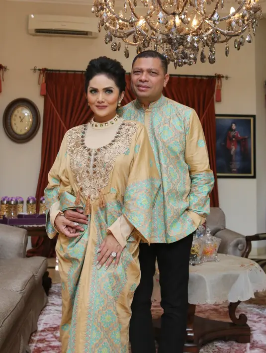 Setelah bercerai dengan Anang Hermansyah, Krisdayanti menikah dengan pengusaha asal Timor Leste bernama Raul Lemos. (Adrian Putra/Bintang.com)