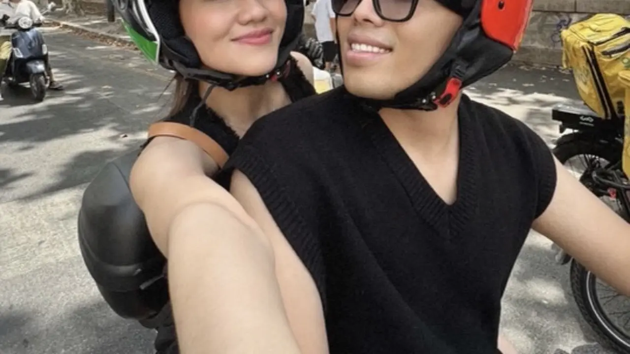Aaliyah Massaid-Thariq Halilintar Naik Motor Vespa saat Honeymoon di Italia