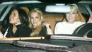 Pada 2017 lalu Paris membuka kenyataan bahwa foto yang menunjukkan dirinya, Britney Spears dan Lindsay Lohan di mobil tahun 2006 adalah "palsu". (Fox News)