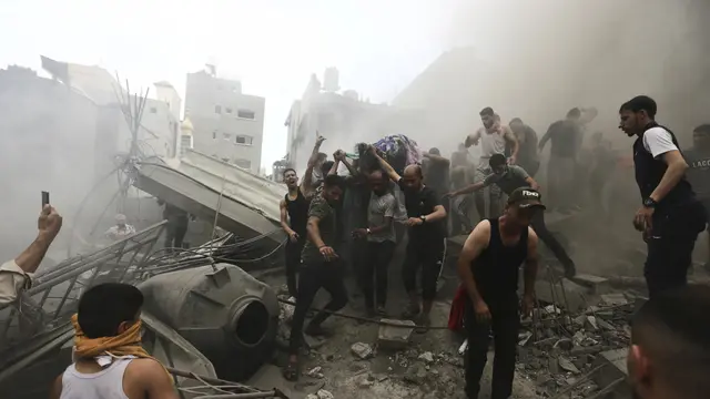 Upaya Penyelamatan Korban di Gaza