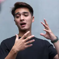 Banyak perubahan dilakukan dalam sinetron Pangeran 2. Selain para pemeran, alur cerita sinetron itu juga mengalami perubahan. Lantas seperti apa yang dirasakan oleh Ricky Harun yang masih bertahan. (Nurwahyunan/Bintang.com)