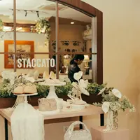 Setiap acara memiliki suasana berbeda yang bisa menjadi inspirasi dalam menentukan gaya berpakaian, termasuk melalui pemilihan aksesori yang tepat. (Foto/Dok: STACCATO)