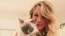 Namun seperti yang sudah diketahui, Taylor Swift sendiri sangat terobsesi dengan kucing dan hal itu membuat para penggemar bersemangat! (Netsuggest)