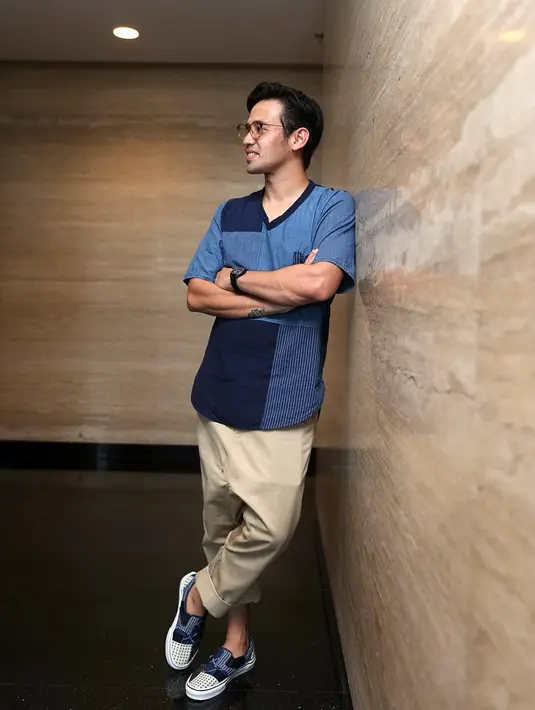 Meskipun sudah memasuki zaman yang serba canggih dan modern ini, Tarra berpendapat agar musisi Indonesia tetap memperhatikan budaya sendiri dan memiliki benteng serta batasan terhadap warna musik luar negeri. (Nurwahyunan/Bintang.com)