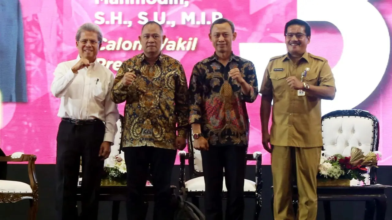 Plh Direktur Jenderal Politik dan PUM Kemendagri, Togap Simangunsong (kedua dari kiri) mengingatkan soal implementasi netralitas Penjabat Kepala Daerah dan aparatur sipil negara (ASN) dalam Pemilu 2024. (Istimewa)