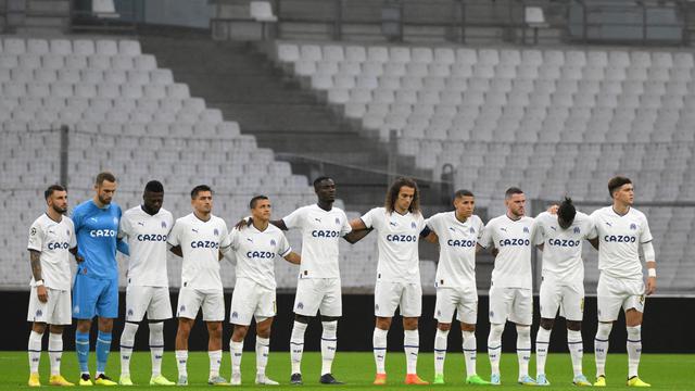 Foto: Liga Champions Ikut Berduka atas Tragedi Kanjuruhan, Pertandingan Dimulai dengan Mengheningkan Cipta