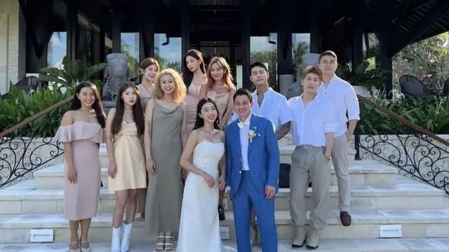 Tampilan Bridesmaid Resepsi Pernikahan Youtuber Sunny Dahye