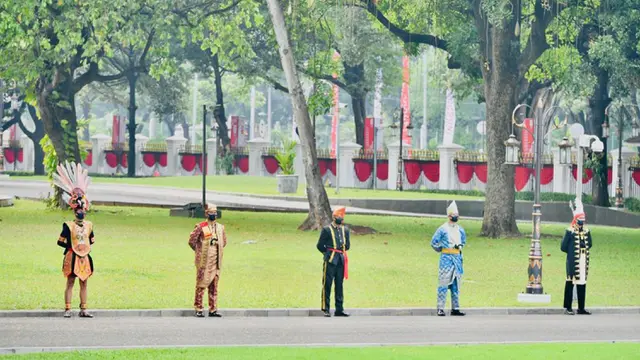 Presiden Jokowi Saat Pimpin Upacara di Istana Merdeka