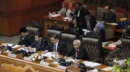 Sidang Paripurna DPR RI yang dipimpin oleh Fadli Zon menetapkan Komjen Pol Badrodin Haiti sebagai Kapolri, Jakarta, Kamis (16/4/2015). (Liputan6.com/Helmi Afandi) 